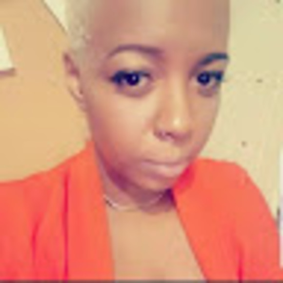 Meet your Posher, Tiara - Picture 1 of 1